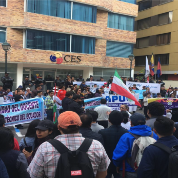 La lucha de los docente ecuatorianos en defensa de su dignidad