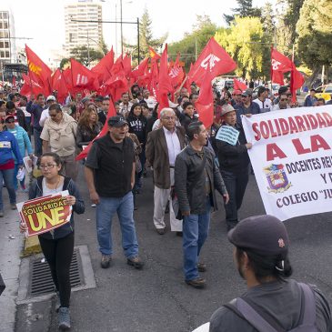 Los maestros, la UNE y su lucha frente al poder