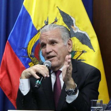 Santiago Cuesta la renuncia del poder detrás del poder