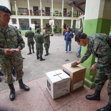 Sufragio militar y policial es una novelería o integración