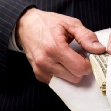 Servidores públicos o mercenarios correístas de reciclaje